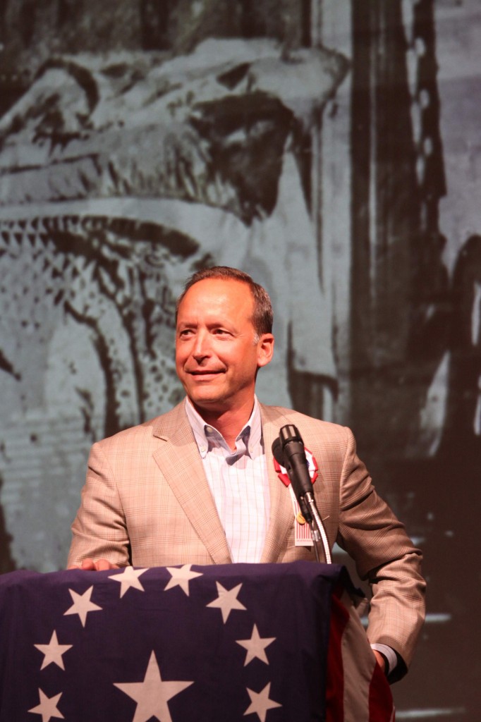 Evan Weiner speaking - photo by Bob Brodbeck
