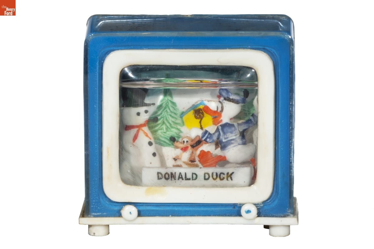 thf189049 Walt Disney "Donald Duck" Snow Globe