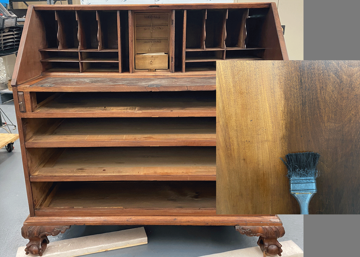 Gel-stain Application of the gel stain on the desk surface.