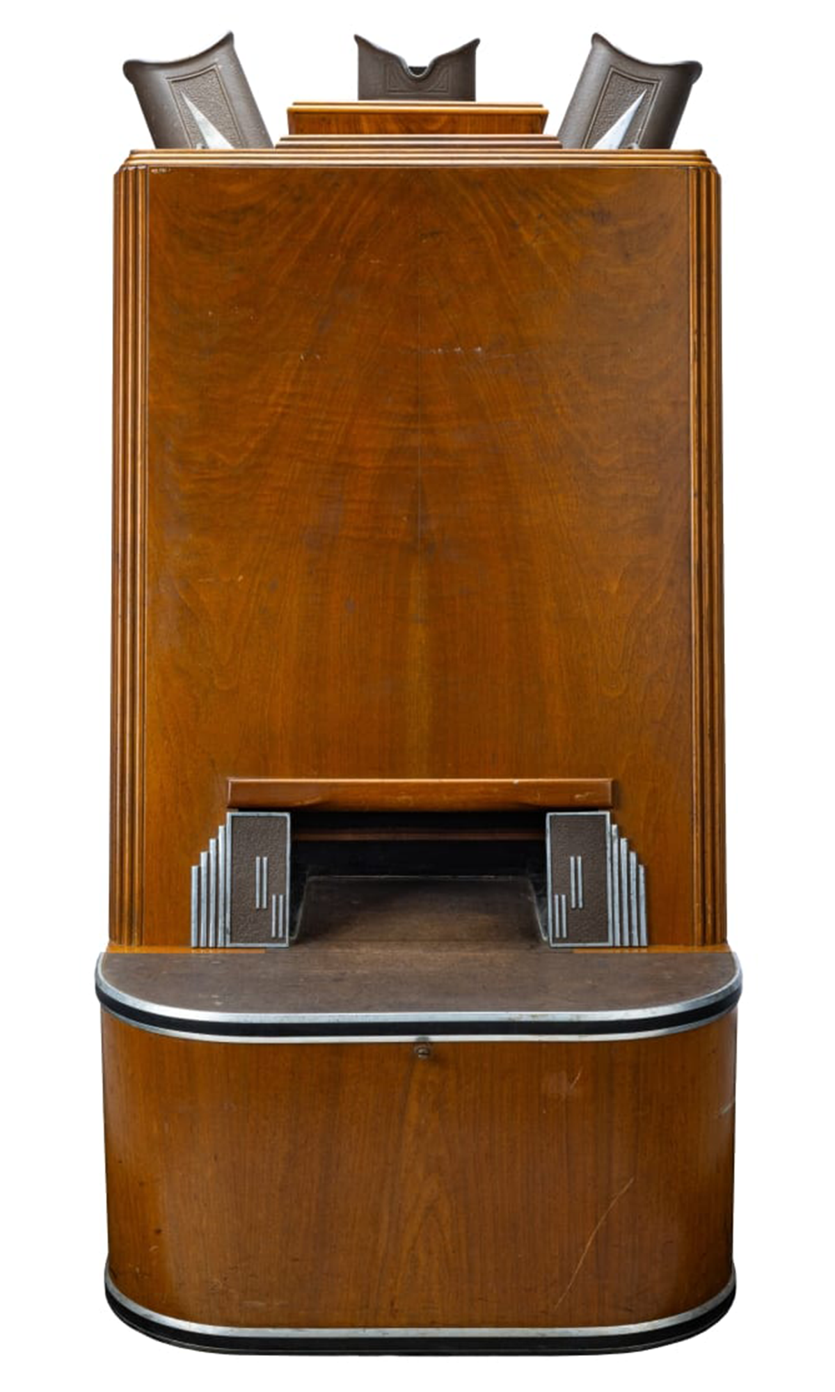 Shoe-fitting fluoroscope, circa 1936. To use a shoe-fitting fluoroscope, customers would stand on this side of the X-ray and put their feet in the chamber at the bottom